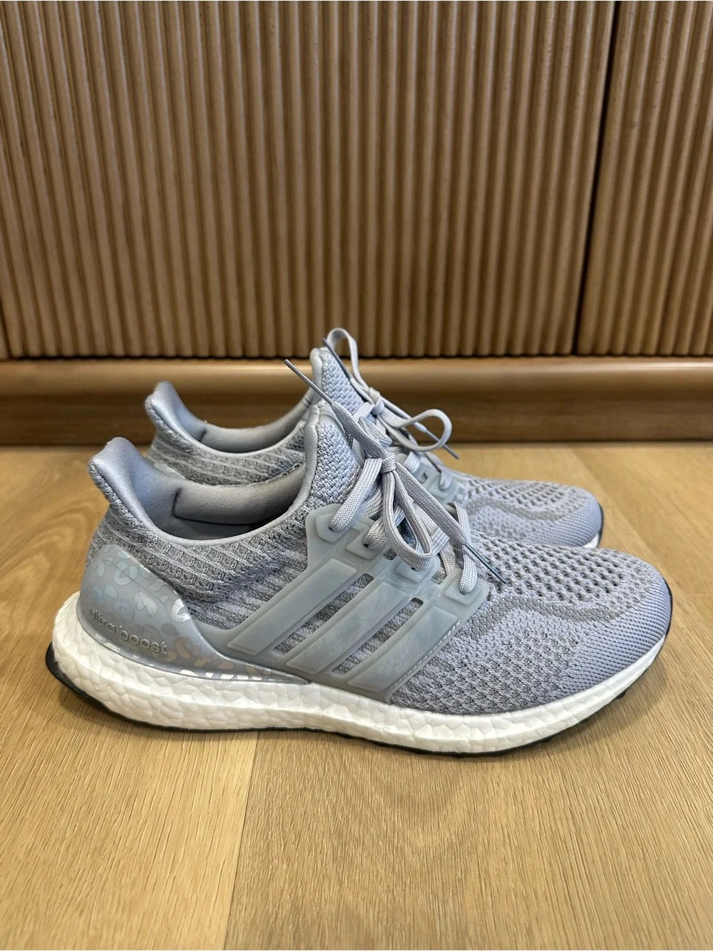 adidas Ultra Boost 5.0 DNA Halo Silver Metallic size 8 women